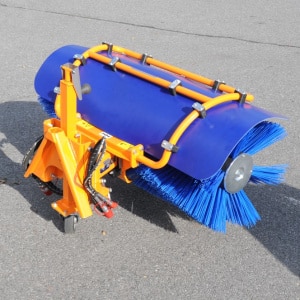 Front Sweeping Machine With Central Drive
