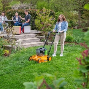 AS_470_E-ProClip-A_Electric_battery-powered_mulching_mower6-768x549-1 Cropped