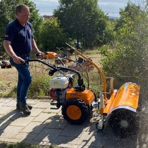 Anbau-Kehrburste Cropped